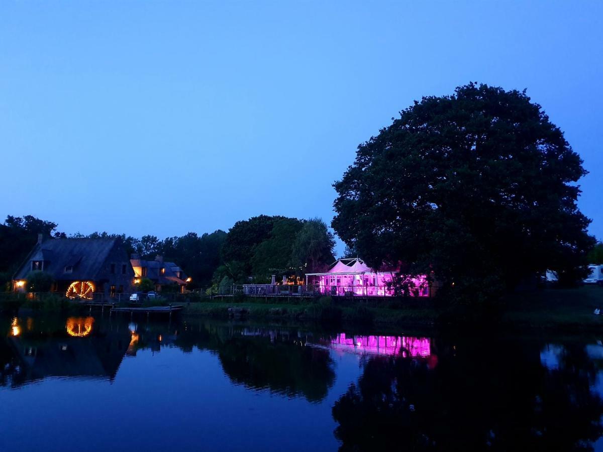 Le Petit Moulin Du Rouvre Hotel Saint-Pierre-de-Plesguen Buitenkant foto